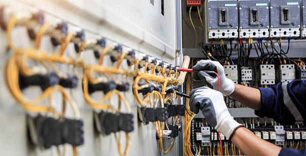 Professional Electrician technician working in Coal City, IL